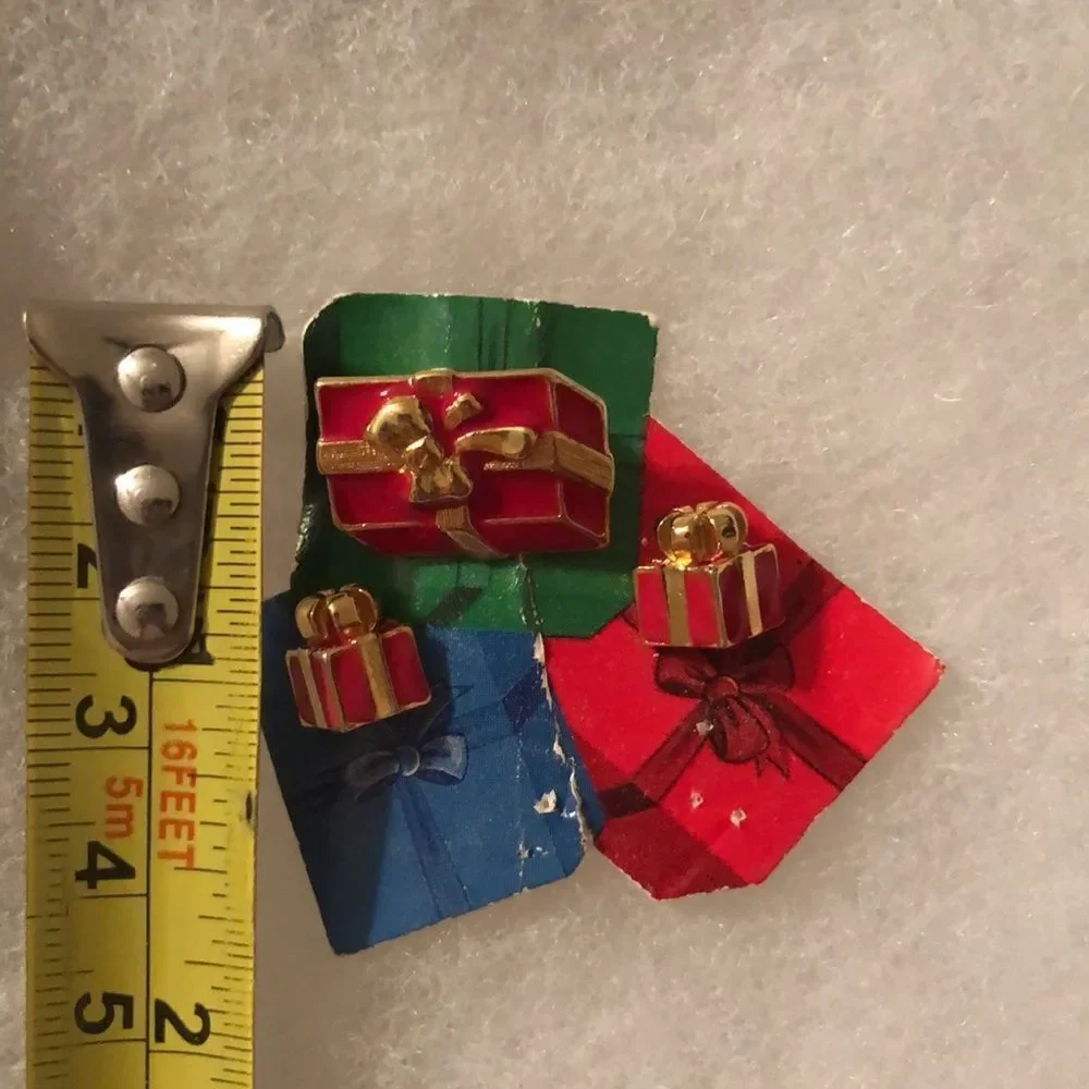 NIP Marching Stud Christmas Holiday Gift Box Earrings and a Gift Box Brooch